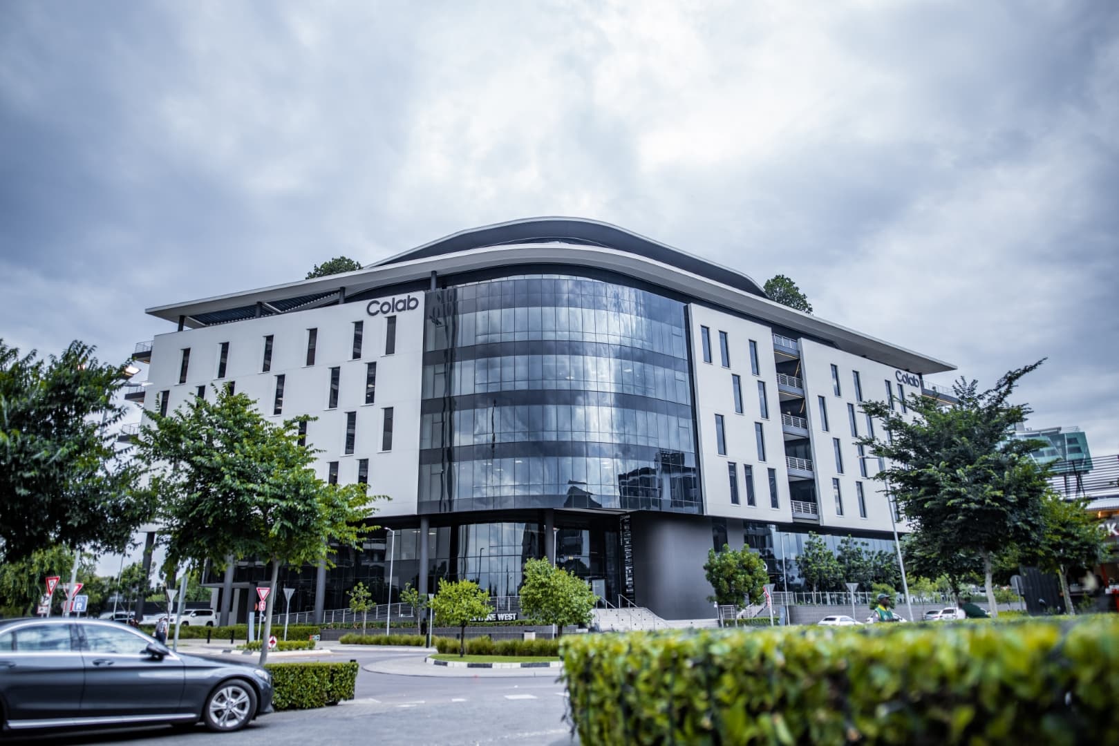 Meeting room with round table